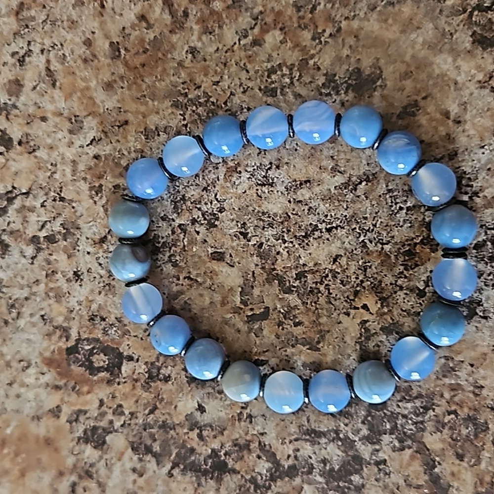 Handmade blue agate stretch bracelet